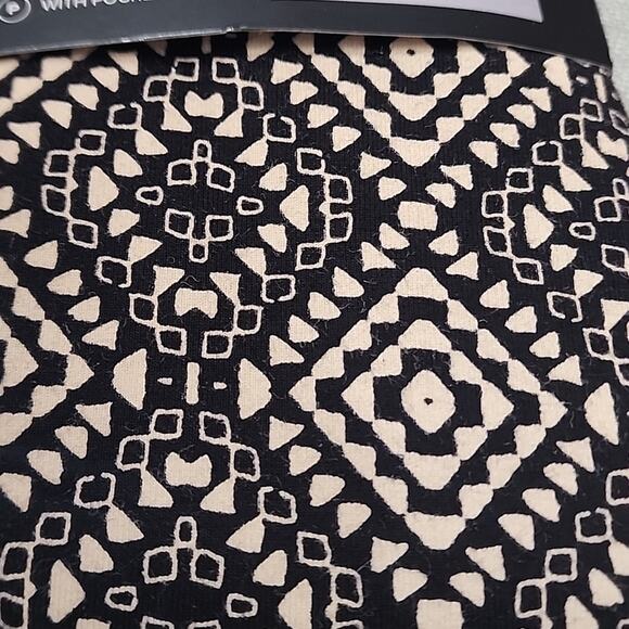 Torrid Premium Legging Bike Shorts  Size 0X, NWT - Picture 3 of 5